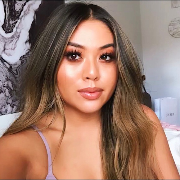 Meet your Posher, Amber - Picture 3 of 3